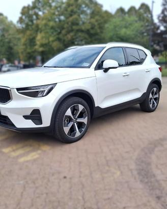 VOLVO XC40 B3 automatico Essential