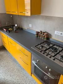 Cucina artigianale 330 cm con forno, piano cottura
