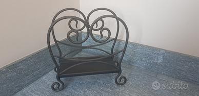 Portariviste / porta legna in ferro battuto