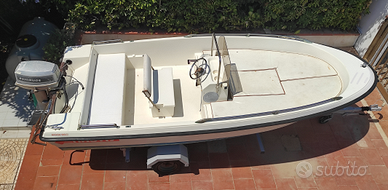 Barca open con motore e carrello omologato