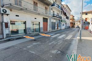 Locale Commerciale su Via Degli Ausoni