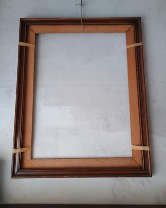 Cornice grande in legno tinto noce 100x78
