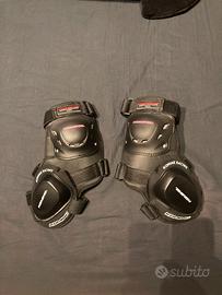 Ginocchiere con saponette moto