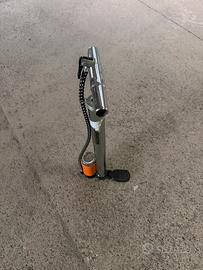 Pompa per Pneumatici Bici in Metallo