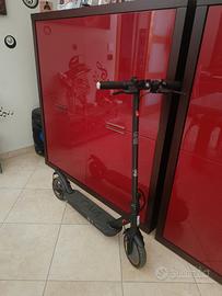 vivo v25 monopattino elettrico