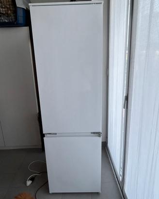 Frigorifero con congelatore ad incasso