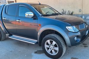 Mitsubishi l200 2006