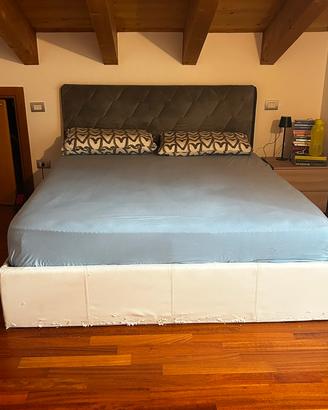 Letto Matrimoniale - Materasso e Cuscini