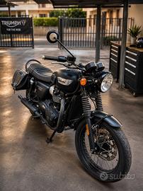 Triumph Bonneville T100 Black