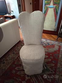 sedia "vestita" in tessuto 