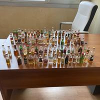 Collezione di 85 mignon