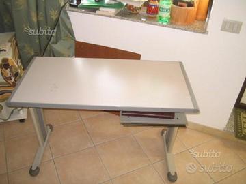 Scrivania PC Dattilografia