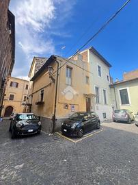3 LOCALI A CIVITA CASTELLANA
