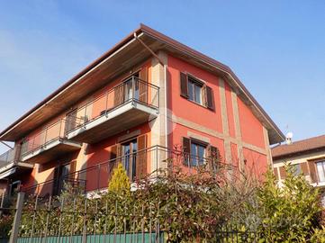 VILLA A SCHIERA D'ANGOLO A CHIVASSO