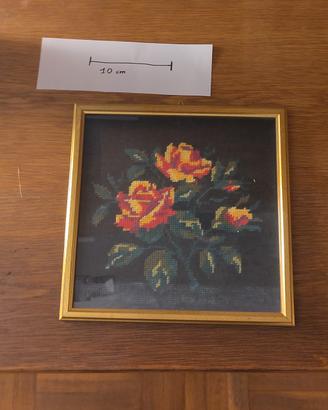 Ricamo a punto croce rose – cornice dorata vintage
