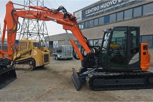 Miniescavatore Hitachi ZX 85 USB- 5, braccio tripl