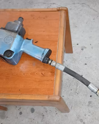 Avvitatore pneumatico ad impulsi CP
