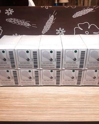 Conf. 10 pz-Led Lampade Led 12w resa 90w luce nat.