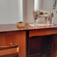 macchina per cucire Singer con mobiletto anni 60 m