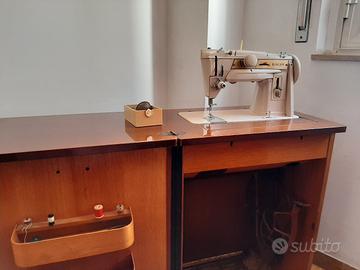 macchina per cucire Singer con mobiletto anni 60 m