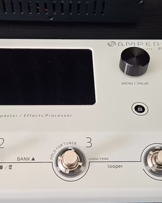 Hotone ampero II pedaliera per chitarra