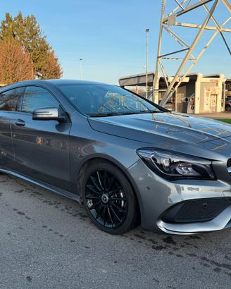 Mercedes CLA 200d 4 Matic Premium AMG Dark Night