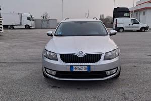 macchina in buone condizioni 