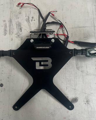 Portatarga regolabile barracuda