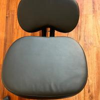 Sedia ergonomica Ikea in similpelle nera