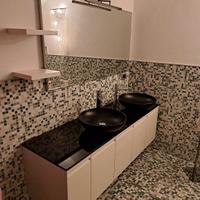 mobile  con specchio per bagno