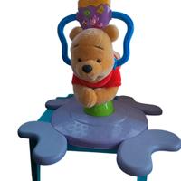 Winnie the Pooh gira gioca 