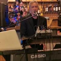 Tastierista cantante  tutto Renato Zero