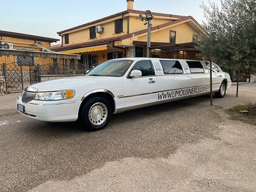 Limousine Lincoln Town car