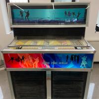 Juke box Seebourg showcase con dischi dell epoca