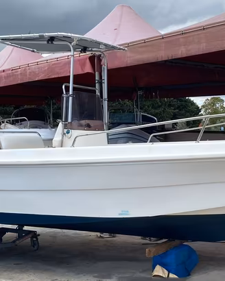 Barca SAVER 520 senza motore