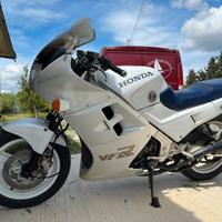Honda VFR 750