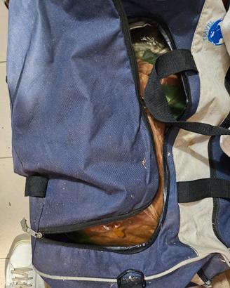 Borsa campeggio con un po' di tutto