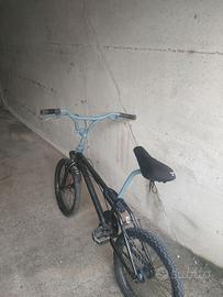 Bicicletta BMX