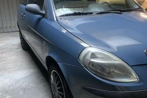 Lancia y