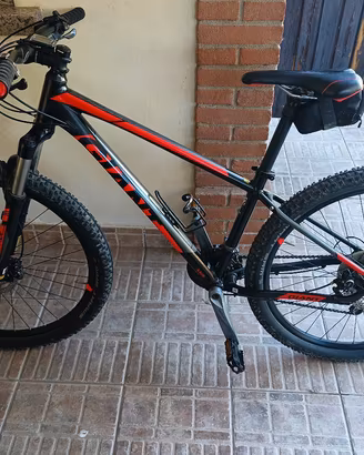 MTB Giant talon 2