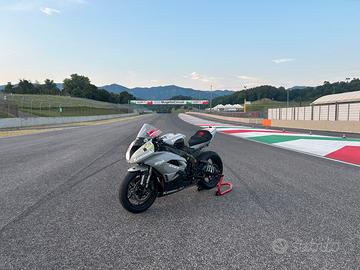 Kawasaki Z6r pronto pista