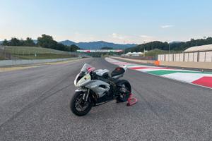 Kawasaki Z6r pronto pista