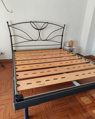 Letto matrimoniale ferro battuto con doghe