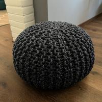 Pouf blu intrecciato con inserti in lamè argento