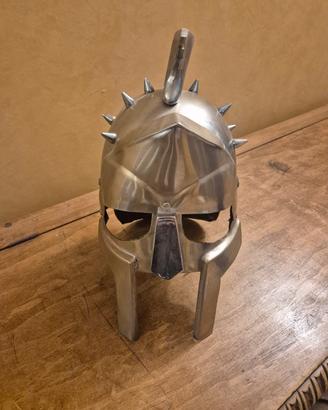 il gladiatore casco indossabile