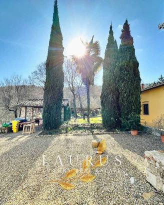 Villa di 235 m² con più di 5 locali a Bagno a Ripo