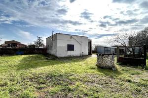 Rustico / Casale di 40 m² con 1 locale a Tuscania