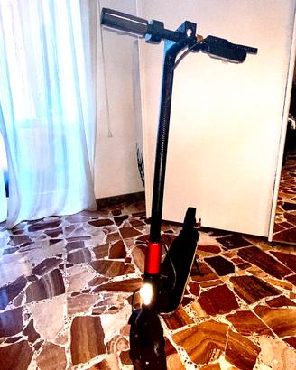 Monopattino elettrico ciaomi elaborato