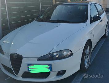 Alfa Romeo 147  black line Q2