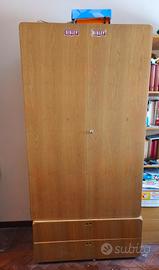 Armadio di qualità con cassettiera abbinata 